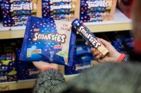Nestlé: Smarties künftig in Papierverpackung -